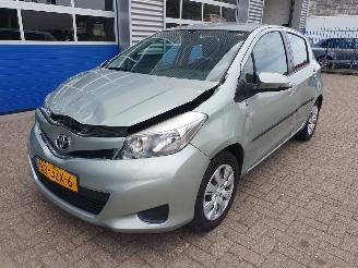krockskadad bil auto Toyota Yaris 1.3 VVT-i Aspiration 2012/2