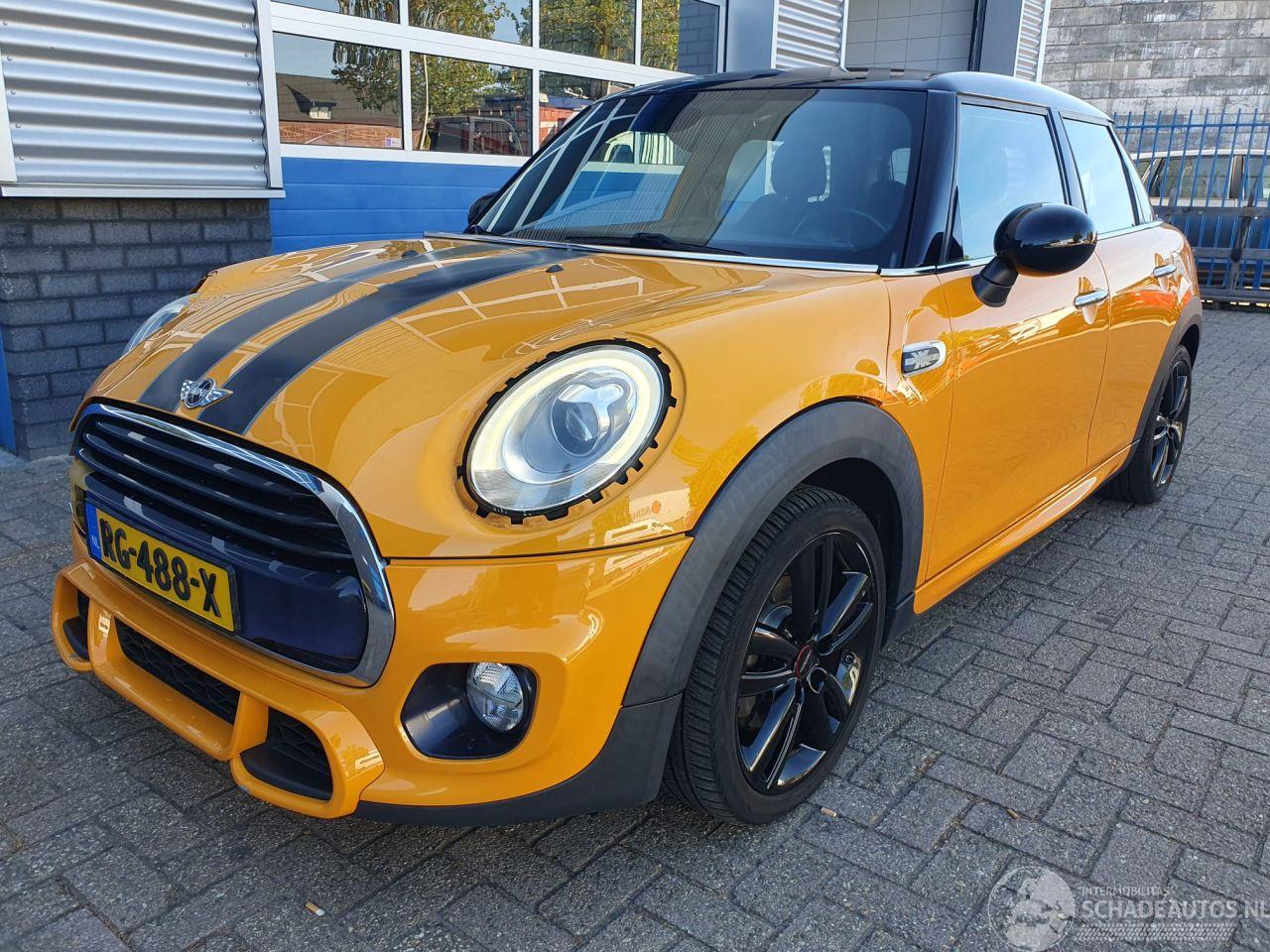 Mini Cooper John cooper works - 1.5 Cooper Serious Business