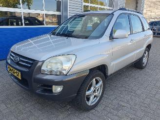 Schadeauto Kia Sportage 2.0 CVVT Executive 2006/1