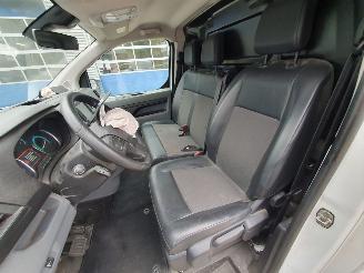 Toyota Proace Electric Worker Standard Range Limited picture 17