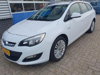 Unfallwagen Opel Astra SPORTS TOURER 1.6 Edition 2015/4