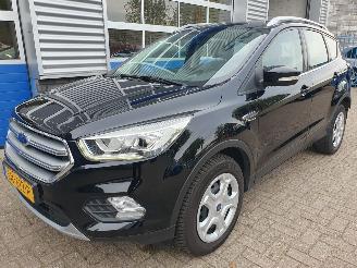 Vaurioauto  passenger cars Ford Kuga 1.5 EcoBoost Trend Ultimate 2018/5