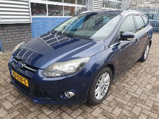 uszkodzony samochody osobowe Ford Focus 1.6 EcoBoost Lease Titanium schadevrij 2012/6