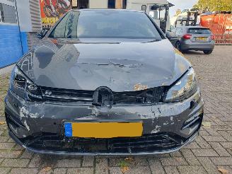 Volkswagen Golf 2.0 TSI 4Motion R Automaat picture 9