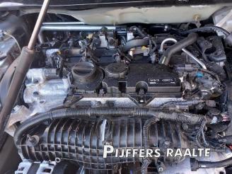 Volvo V-40 V40 (MV), Hatchback 5-drs, 2012 / 2019 1.5 T3 16V Geartronic picture 8