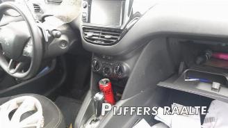 Peugeot 208 208 I (CA/CC/CK/CL), Hatchback, 2012 / 2019 1.2 Vti 12V PureTech 82 picture 18