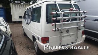 Vrakbiler auto Volkswagen Transporter Transporter/Caravelle T4, Bus, 1990 / 2003 2.4 D 1995/2