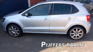 Vrakbiler auto Volkswagen Polo Polo V (6R), Hatchback, 2009 / 2017 1.6 TDI 16V 90 2013/5