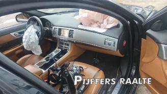 Jaguar XF XF (CC9), Sedan, 2008 / 2015 3.0 S D V6 24V picture 12