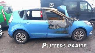 Purkuautot passenger cars Renault Mégane Scénic  2014/10