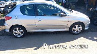 Autoverwertung Peugeot 206 206 (2A/C/H/J/S), Hatchback, 1998 / 2012 1.4 16V 2004/10