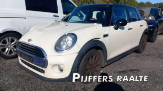 Coche siniestrado Mini Cooper Mini (F55), Hatchback 5-drs, 2013 1.5 12V Cooper 2016/1