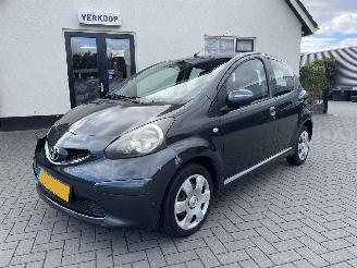 škoda osobní automobily Toyota Aygo 1.0-12V + 5.drs airco N.A.P NL AUTO 2008/9