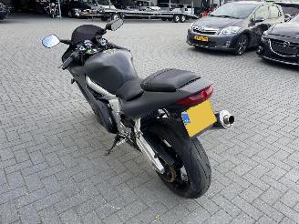 Yamaha YZF - R6  picture 3