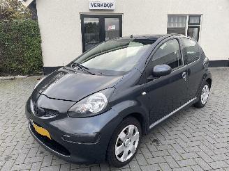 krockskadad bil auto Toyota Aygo 1.0-12V + N.A.P NL AUTO PRACHTIG!!! 2007/5