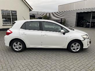Toyota Auris 1.8 Full Hybrid Aspiration N.A.P NL AUTO PRACHTIG!! picture 2