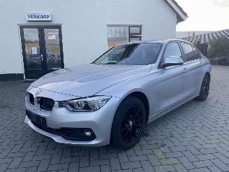 Schadeauto BMW 3-serie 318i Executive AUTOMAAT N.A.P NL AUTO PRACHTIG!!! 2017/8
