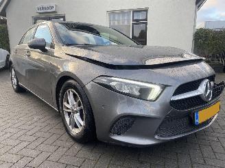 Coche accidentado Mercedes A-klasse A-klasse 180D  AUTOMAAT N.A.P NL AUTO PRACHTIG!!! 2018/10