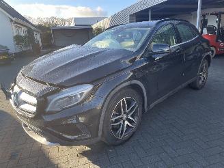 damaged passenger cars Mercedes GLA 200 Prestige AUOTMAAT PRACHTIG!!! 2015/4