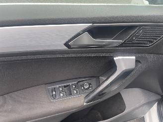Volkswagen Tiguan 1.4 TSI ACT Connected Series N.A.P NL AUTO picture 11