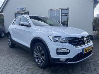 krockskadad bil auto Volkswagen T-Roc 1.5 TSI Style N.A.P NL AUTO PRACHTIG!!! 2019/2