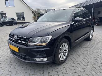 krockskadad bil auto Volkswagen Tiguan 1.4 TSI Comfortline N.A.P NL AUTO PRACHTIG!!! 2017/5