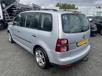 Volkswagen Touran 1.9 TDI Trendline BlueMotion 7 persoons N.A.P NL AUTO picture 4
