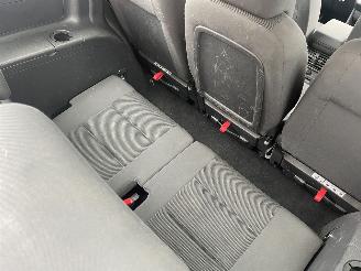 Volkswagen Touran 1.9 TDI Trendline BlueMotion 7 persoons N.A.P NL AUTO picture 14