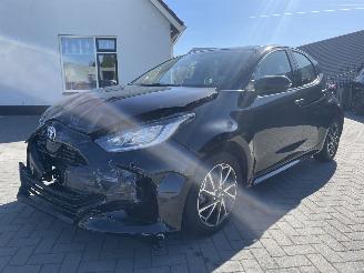uszkodzony samochody osobowe Toyota Yaris 1.5 Hybrid Dynamic N.A.P NL AUTO PRACHTIG!!! 2024/1