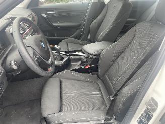BMW 1-serie 118i Sport Line Edition N.A.P NL AUTO PRACHTIG!!! picture 10