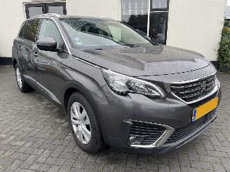 Schadeauto Peugeot 5008 1.2 PureTech Blue 7.P Executive N.A.P NL AUTO PRACHTIG!!! 2019/1