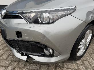 Toyota Auris 1.8 AUTOMAAT HYBRID picture 12