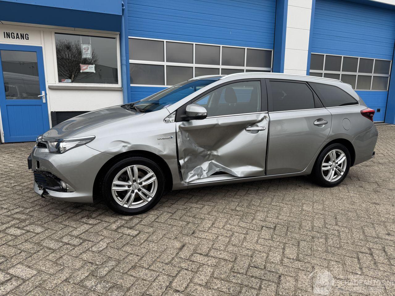 Toyota Auris 1.8 AUTOMAAT HYBRID