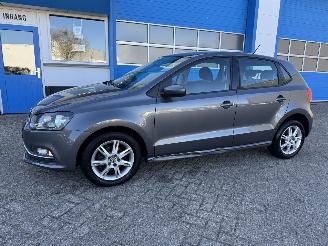 Schadeauto Volkswagen Polo 1.2 TSI  COMFORTLINE 2015/2