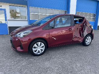 skadebil auto Toyota Yaris 1.5 AUTOMAAT  HYBRID 2019/5