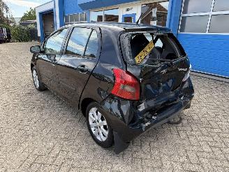 Toyota Yaris 1.3 VVTi  EXECUTIVE picture 8