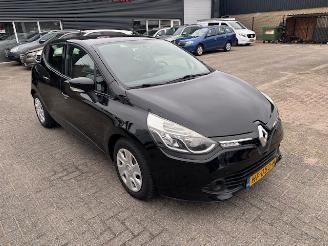 skadebil auto Renault Clio 1.5 DCI 5-drs airco 2015/10