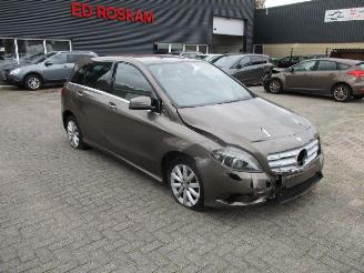 krockskadad bil auto Mercedes B-klasse 180 AMBITION AUTOMAAT 2013/7
