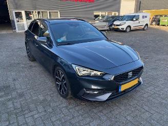 Schadeauto Seat Leon 1.5 eTSI FR Intense DSG 150pk 2022/1