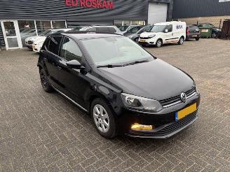 krockskadad bil auto Volkswagen Polo 1.0  5-drs Comfortline airco 2016/9