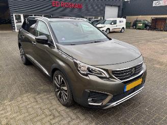 Avarii autoturisme Peugeot 5008 1.2 PureTech Premium 7-pers  131pk 2020/1