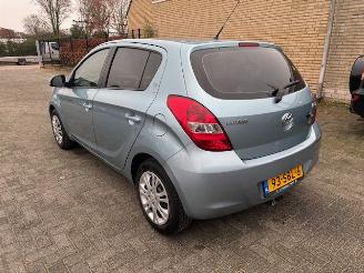 Vaurioauto  passenger cars Hyundai I-20 1.2i  5-drs airco 2011/8
