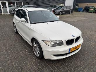 damaged passenger cars BMW 1-serie 116i Corporate airco 2009/3