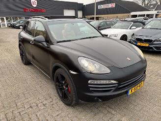 Schadeauto Porsche Cayenne 4.8 S  Automaat Pano 400pk 2013/2