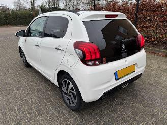 skadebil auto Peugeot 108 1.2  5-drs Top! Roland Garros 2015/11