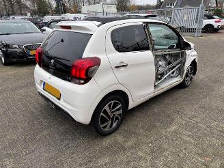 Peugeot 108 1.2  5-drs Top! Roland Garros picture 6