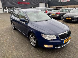Schadeauto Skoda Superb 1.6 TDI Greenline Clima 105pk 2011/3