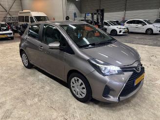Schadeauto Toyota Yaris 1.3 5-drs airco navi 2015/11
