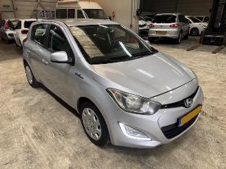 krockskadad bil auto Hyundai I-20 1.2 I-motion 5-drs airco 2013/4