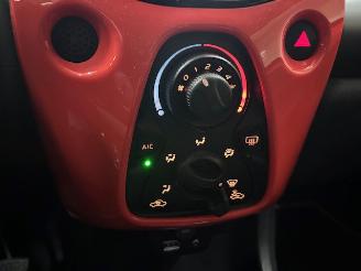 Toyota Aygo 1.0 5-drs X-Play airco picture 13